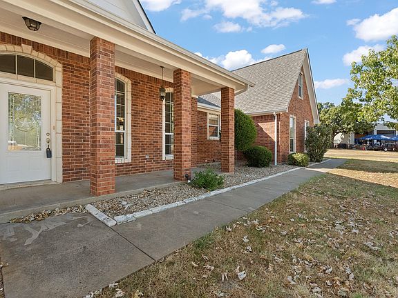 2nd image of 2521 Pecan Springs Rd