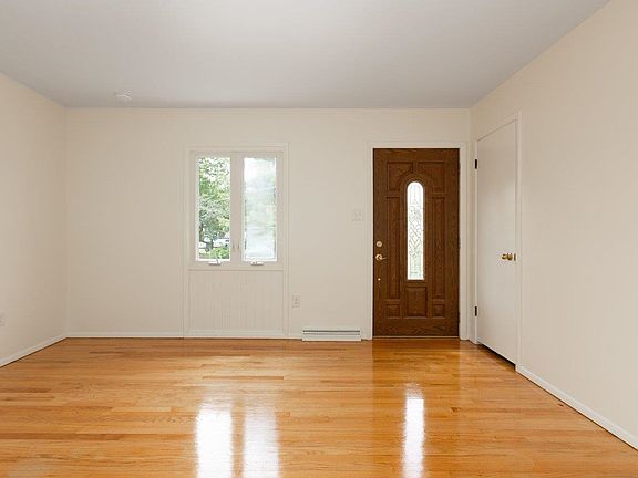 4th image of 204 Thomas St