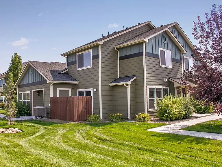 Cantabria Townhomes — Photo 4