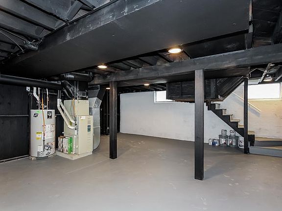 2nd image of 1572 Wealthy St SE #2