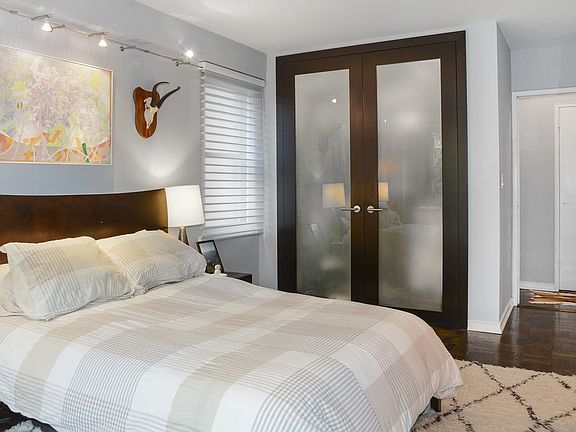 5th image of 166 E 35th St APT 4-G