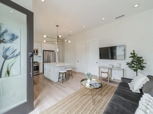 (undisclosed Address), Claremont, CA 91711