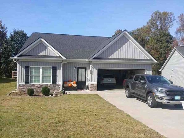 372 Highland Pointe Dr