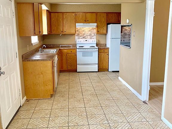 5th image of 3857 Nathan Kornman Dr