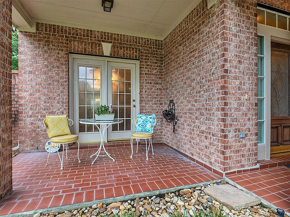 3rd image of 65 W Sienna Pl
