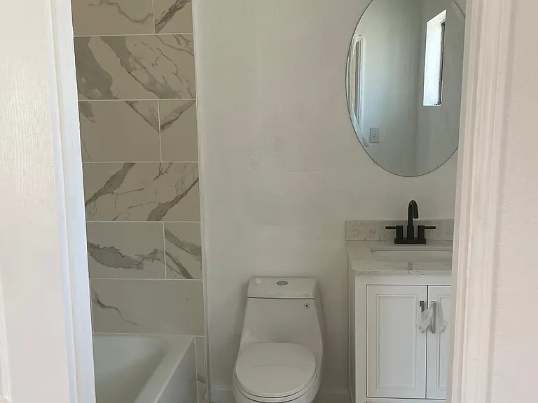 8724 Ruthelen St — Photo 12