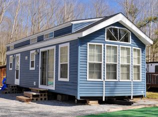 127 Birchy Brook Dr, Milford, PA 18337