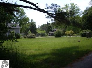 10529 Antrim St, Alden, MI 49612