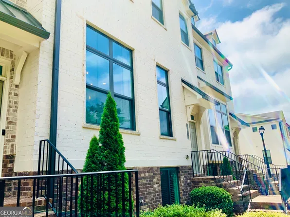830 Fairview Cir, Roswell, GA 30076