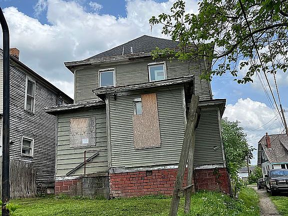 3rd image of 1215 Franklin Ave