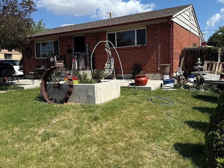 1211 Dawson Dr — Photo 1