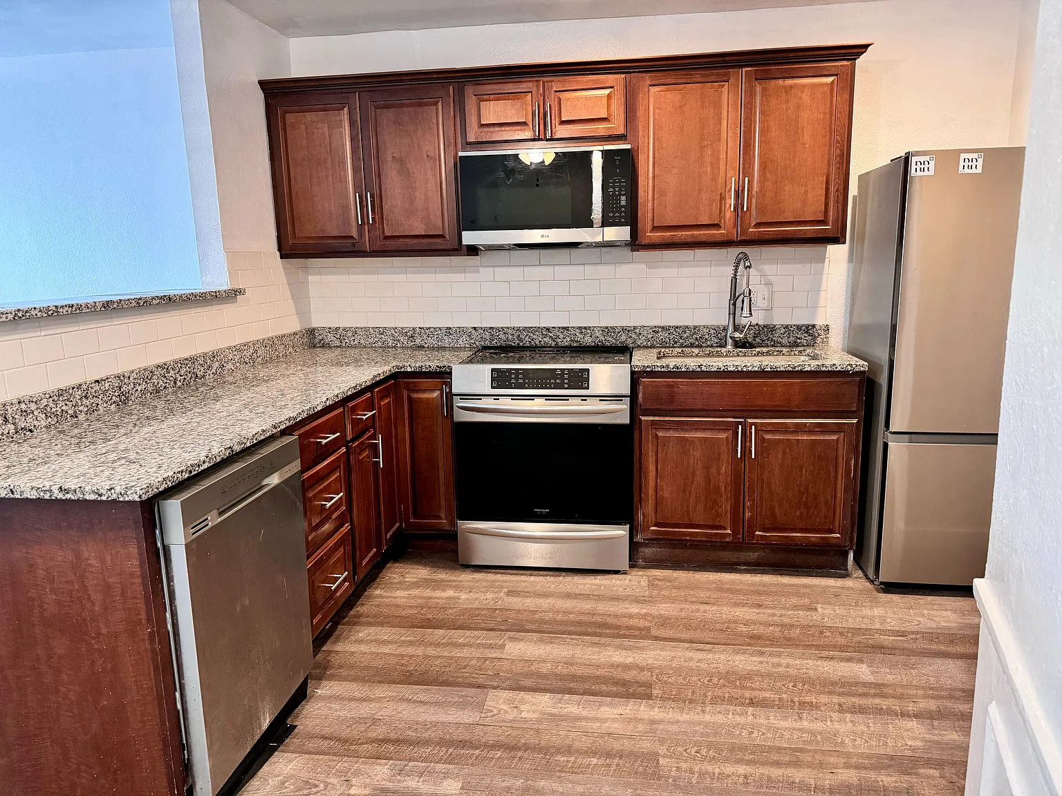 1 bed, 500 sqft, $895 — Photo 2