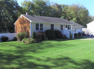 80 Parkhurst Rd, Warwick, RI 02889