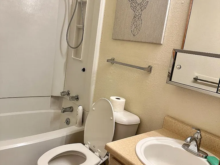 Unit Photo
