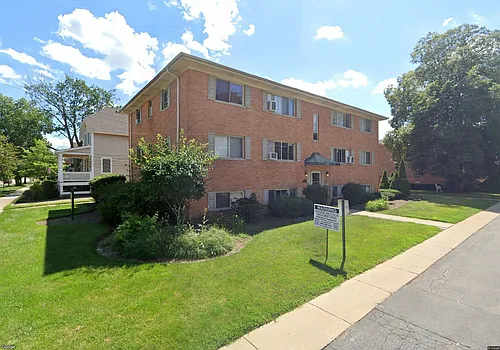 Welcome Home to 300 N Brockway Court Photo 1