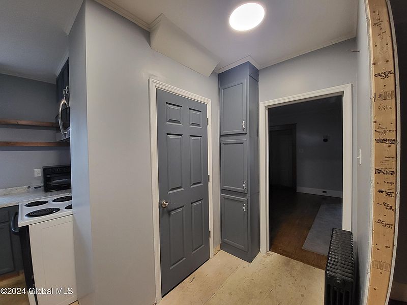 3rd image of 86 Hudson Street