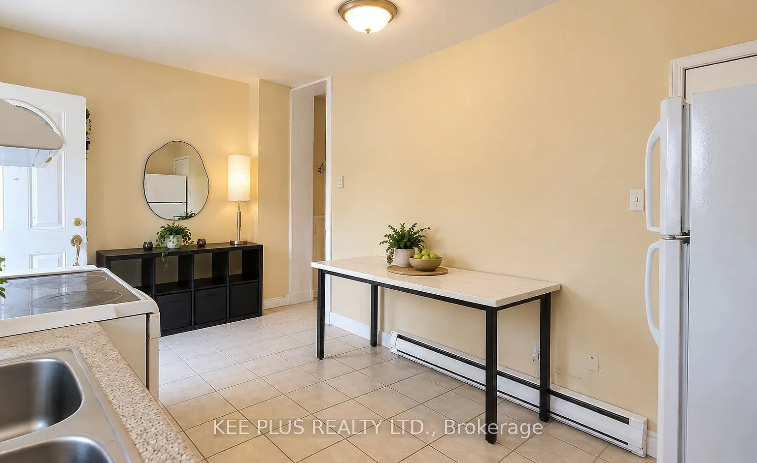 4 bed, $3,300 — Photo 4