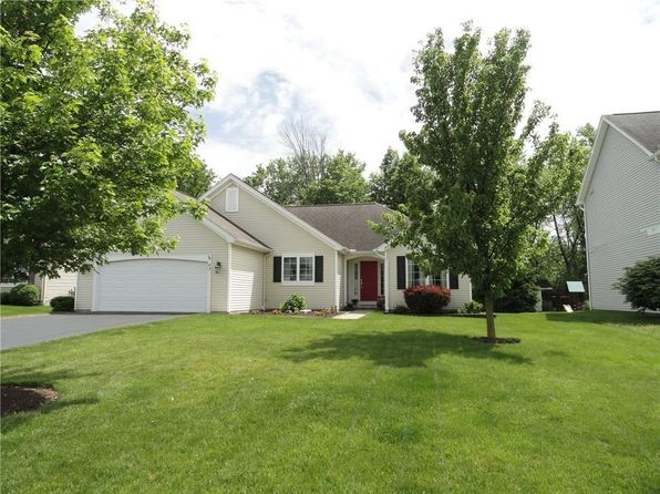63 York Bay Trl