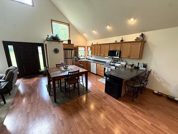 5th image of 7557 Lee Rd