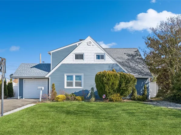 77 Abbey Lane, Levittown, NY 11756