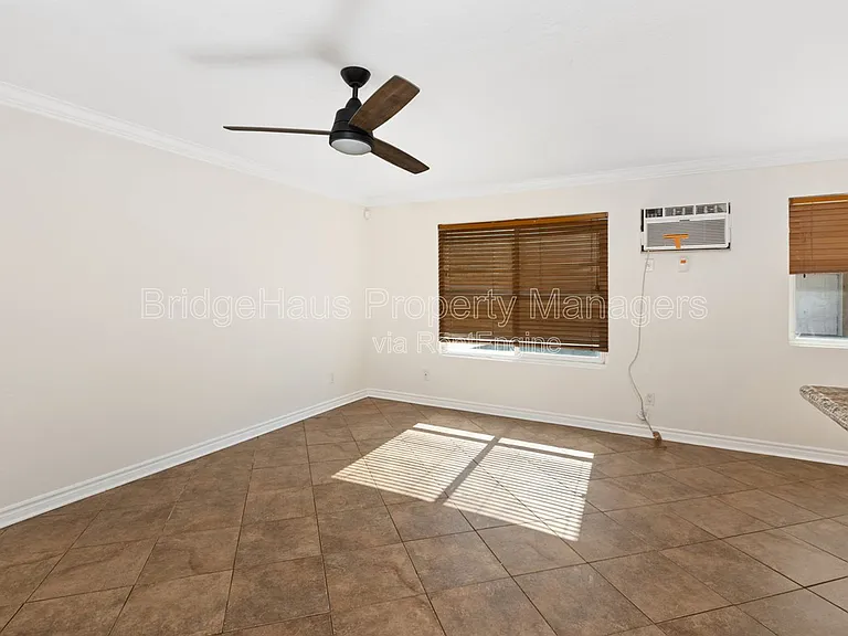 4212 48th St #1 — Photo 13
