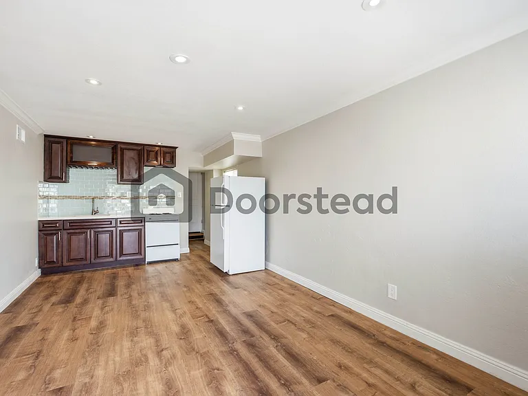 470 Westmoor Ave — Photo 11