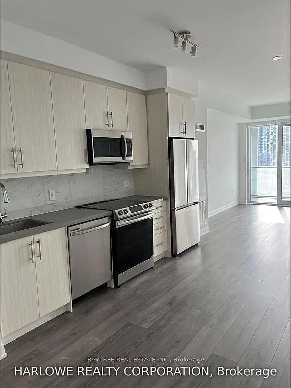 3 bed, $3,300 — Photo 1