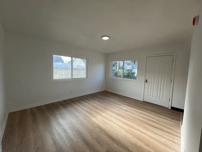 117 W Hickory Ave — Photo 6