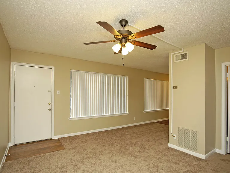 Misty Hollows Apartments — Photo 20
