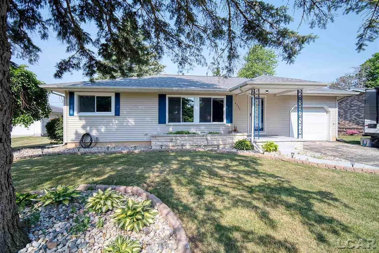 2754 Sharon Dr photo 1