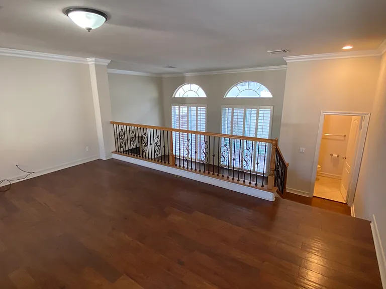 1458 Elin Pointe Dr — Photo 6
