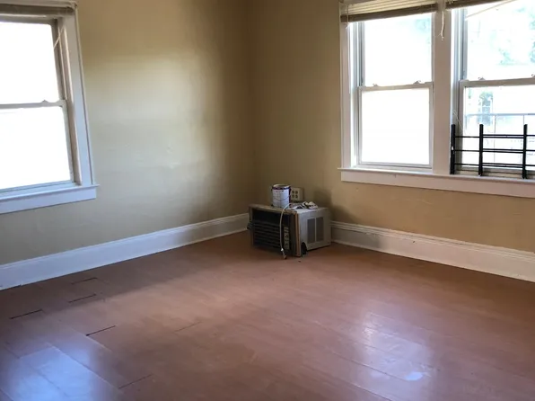 709 Pennington Ave, Trenton, NJ 08618