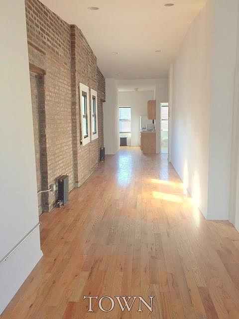 2nd image of 113 Mulberry St APT 7