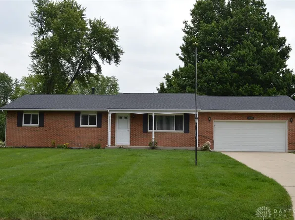 2733 Rosewood Dr, Troy, OH 45373