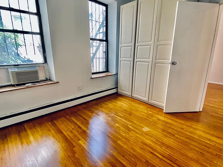 417 E 12th St #3B — Photo 6