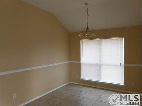 4th image of 203 Oak Meadow Ln
