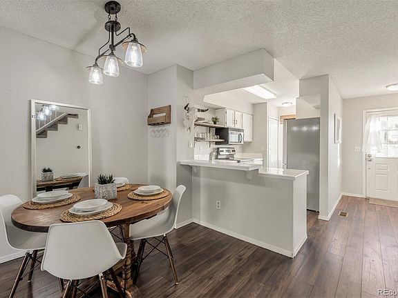 3rd image of 10722 Foxwood Ct