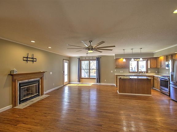 3rd image of 2649 Pheasant Run