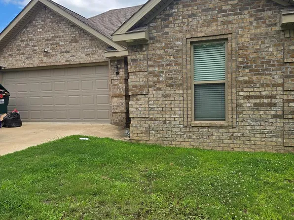 706 S Main St, Harrisburg, AR 72432