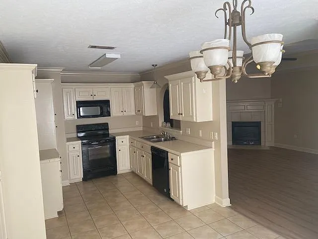 4430 Utah Trl — Photo 2