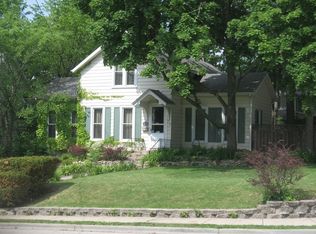 403 Nicholson St, Joliet, IL 60435