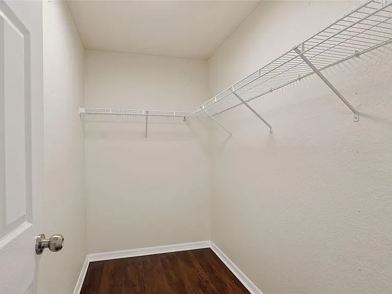 780 Overlook Grove Dr — Photo 9