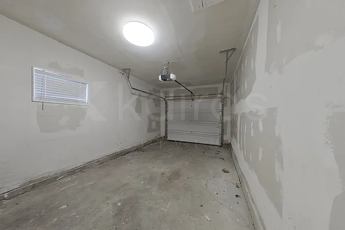 230 E Colonial Dr — Photo 12
