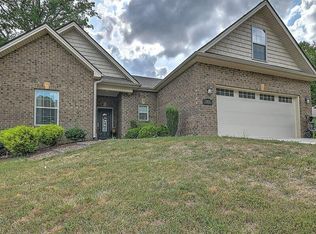 745 Pasture Ridge Rd, Piney Flats, TN 37686