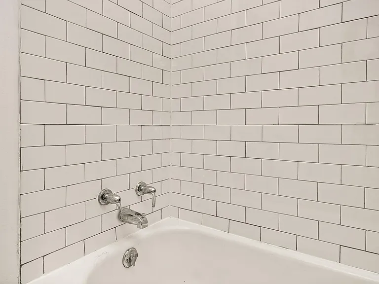 5-4230 Chestnut St #5 — Photo 7