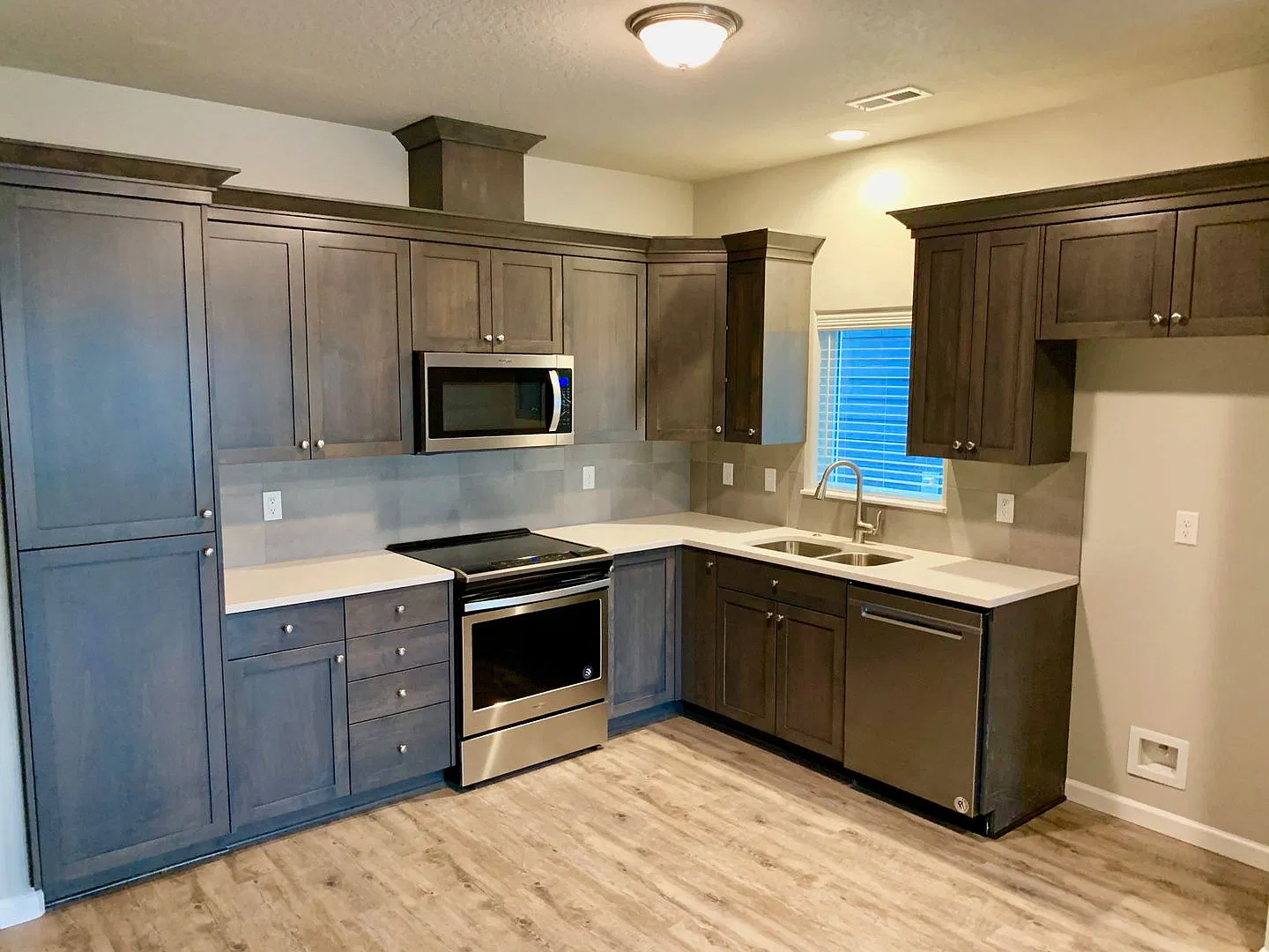 3bed 2.5 bath close to river — Photo 2
