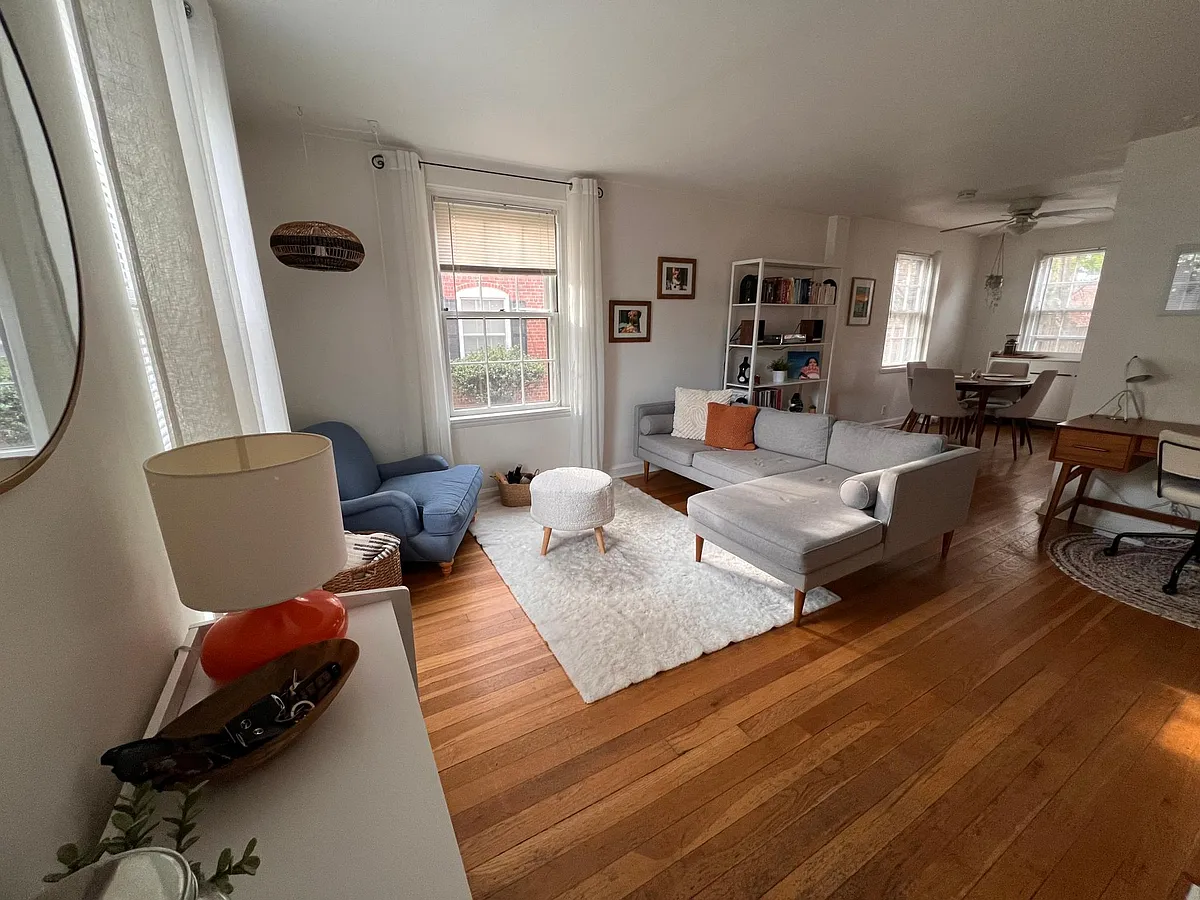 Living Room 1 - 3253 S Stafford St