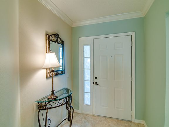 4th image of 9601 Castle Point Dr #816-8