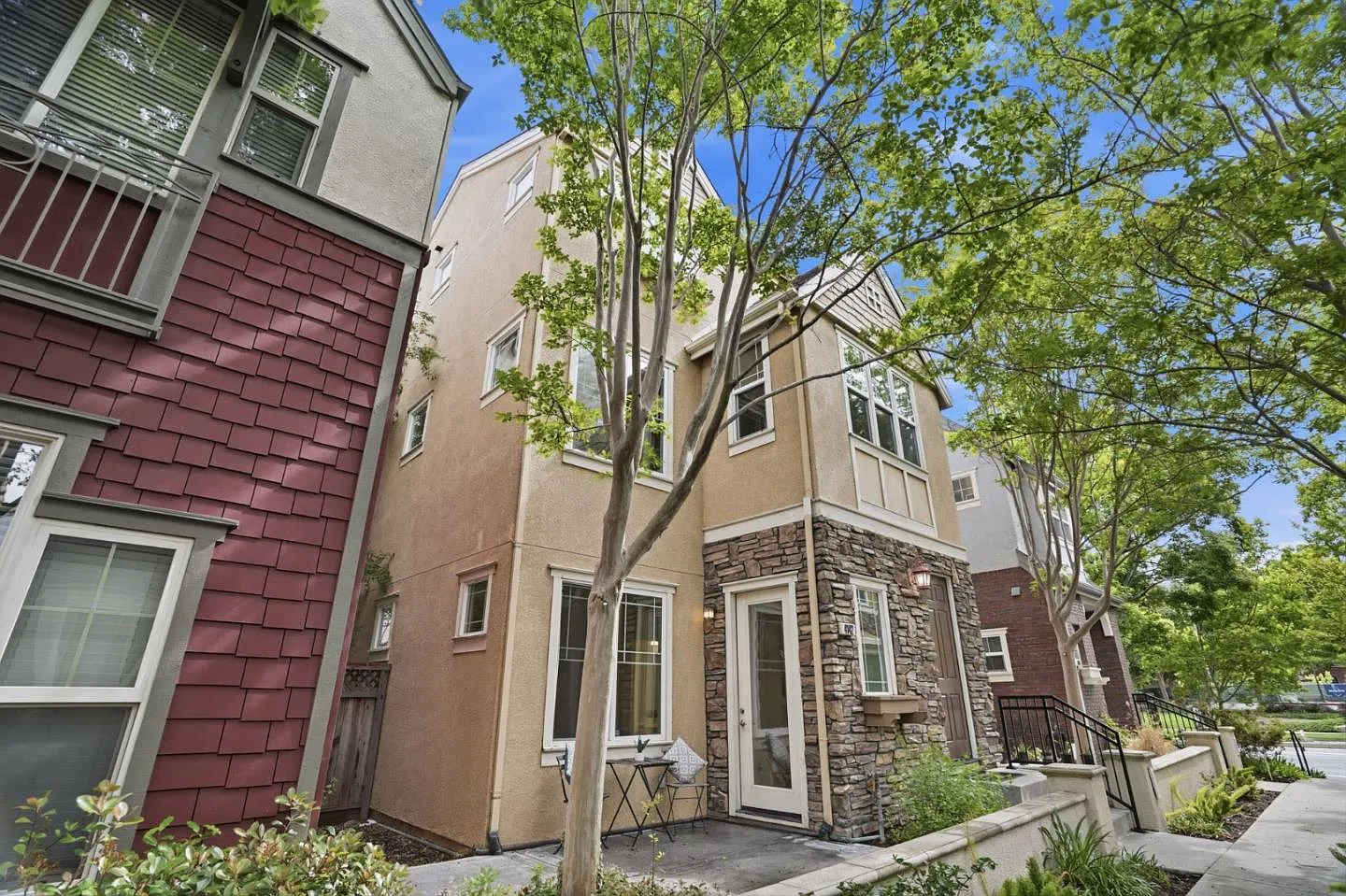 4142 Tobin Cir photo 1