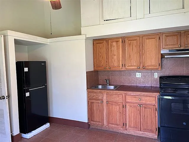 520 Allen St — Photo 4